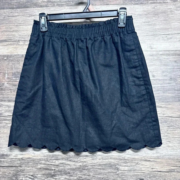 J. Crew Black Scalloped Mini Skirt for Casual Work Women’s Size 2 - Picture 2 of 4